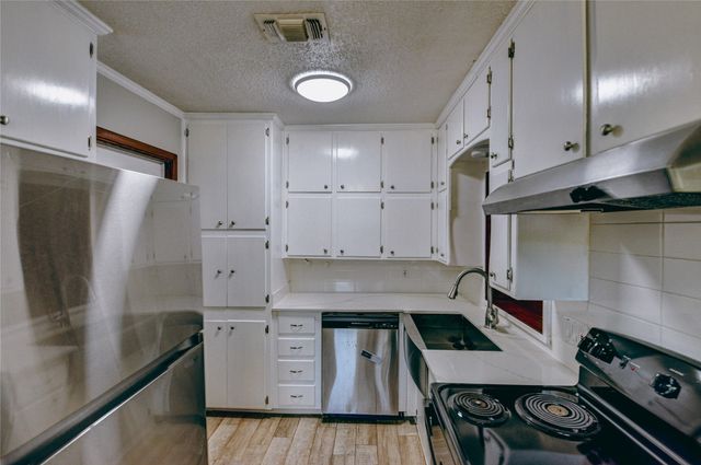 7524 Overhill Road, Fort Worth, TX 76116