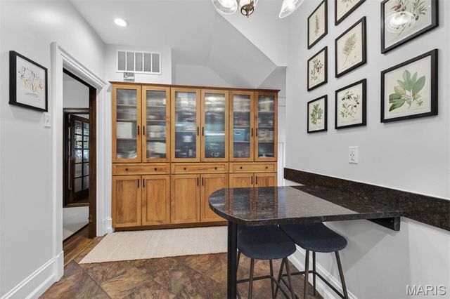 2923 Allen Avenue, St Louis, MO 63104