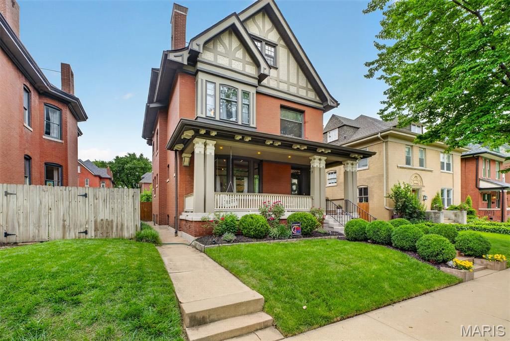 2923 Allen Avenue, St Louis, MO 63104