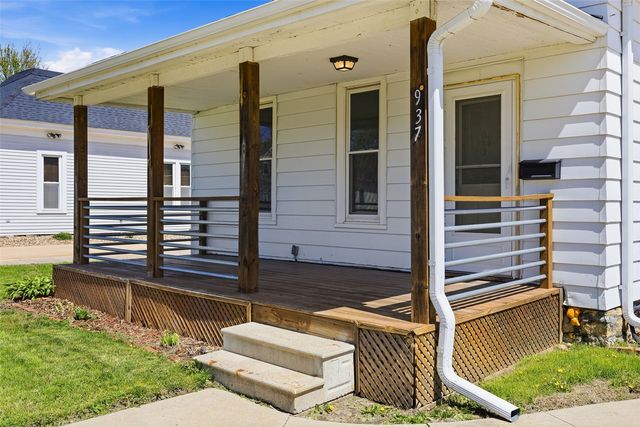 937 8th Street, Marion, IA 52302