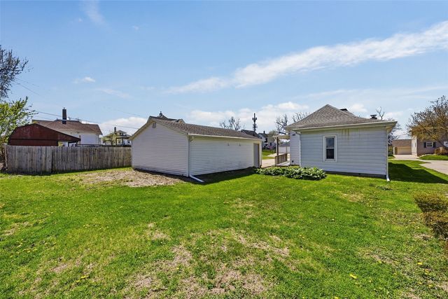 937 8th Street, Marion, IA 52302