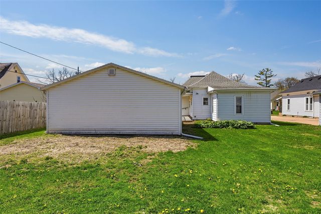 937 8th Street, Marion, IA 52302