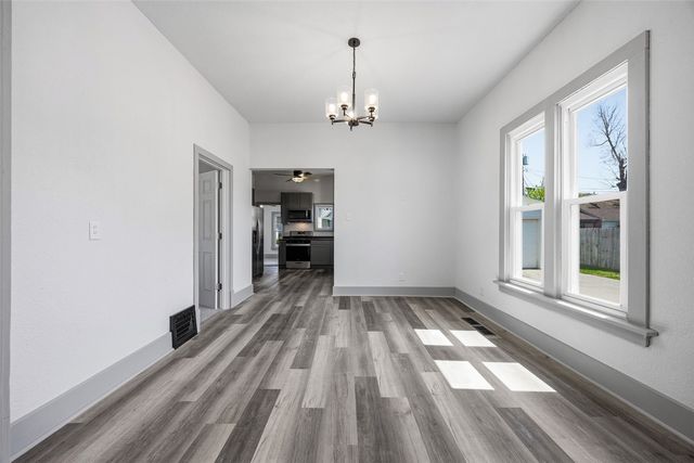 937 8th Street, Marion, IA 52302