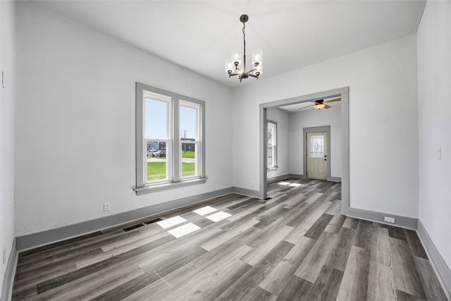 937 8th Street, Marion, IA 52302
