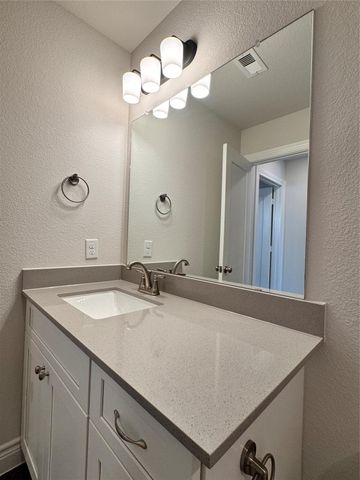 10250 Cabo Del Sol Drive, Cleveland, TX 77327