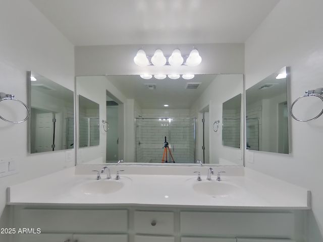 5830 W WOOD Street, Phoenix, AZ 85043