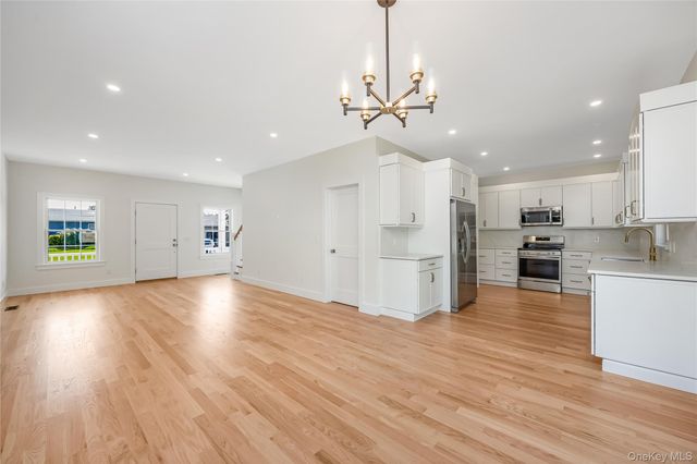 510 Bayport Avenue, Bayport, NY 11705
