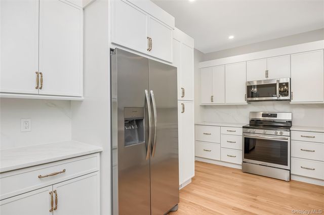 510 Bayport Avenue, Bayport, NY 11705