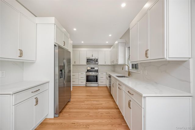 510 Bayport Avenue, Bayport, NY 11705