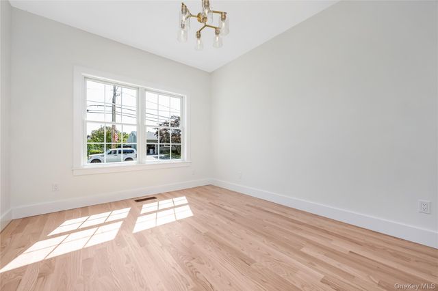510 Bayport Avenue, Bayport, NY 11705