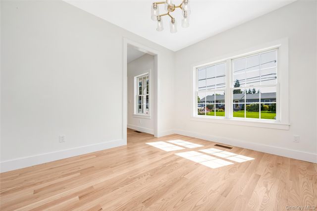 510 Bayport Avenue, Bayport, NY 11705