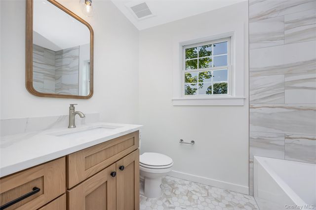 510 Bayport Avenue, Bayport, NY 11705