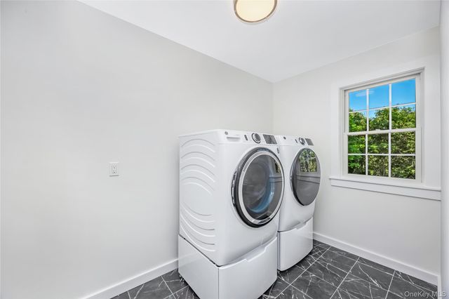 510 Bayport Avenue, Bayport, NY 11705