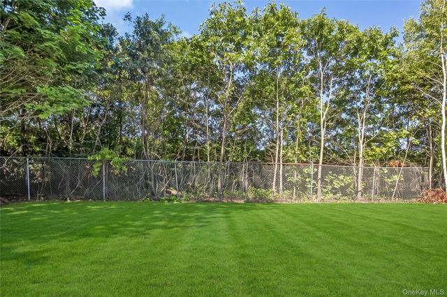 510 Bayport Avenue, Bayport, NY 11705