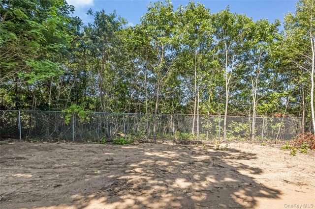 510 Bayport Avenue, Bayport, NY 11705
