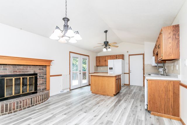 4026 E SONORA CT, Columbia, MO 65201