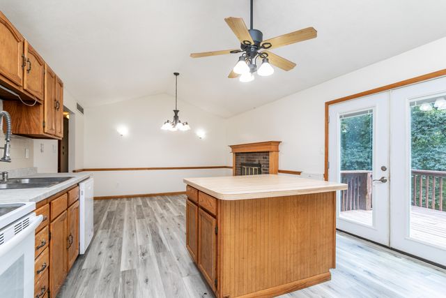 4026 E SONORA CT, Columbia, MO 65201