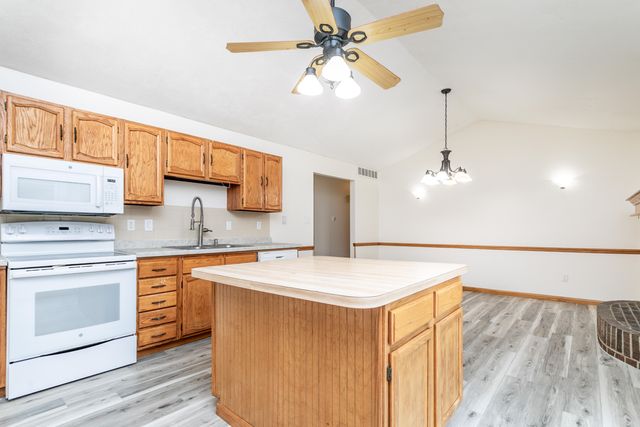 4026 E SONORA CT, Columbia, MO 65201