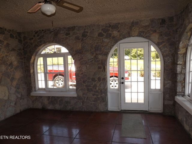 1702 Haynes St, Tazewell, TN 37879