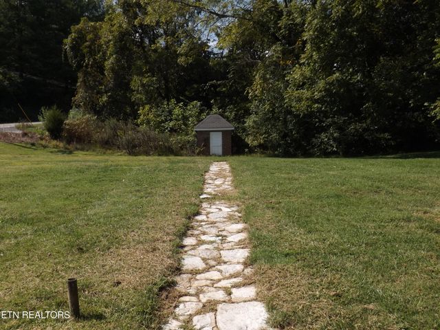 1702 Haynes St, Tazewell, TN 37879