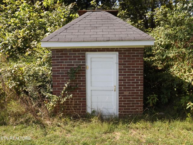 1702 Haynes St, Tazewell, TN 37879
