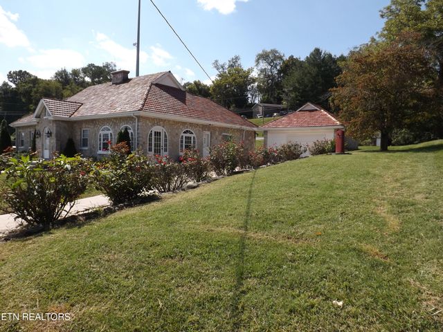1702 Haynes St, Tazewell, TN 37879