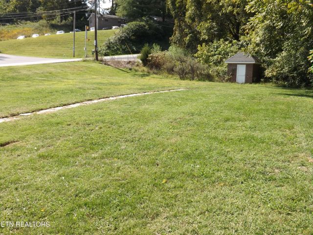 1702 Haynes St, Tazewell, TN 37879