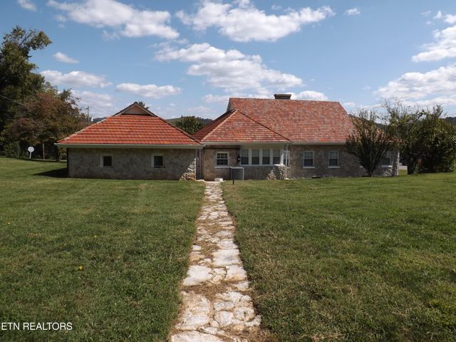 1702 Haynes St, Tazewell, TN 37879