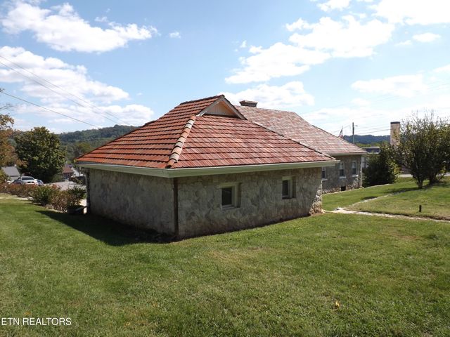 1702 Haynes St, Tazewell, TN 37879