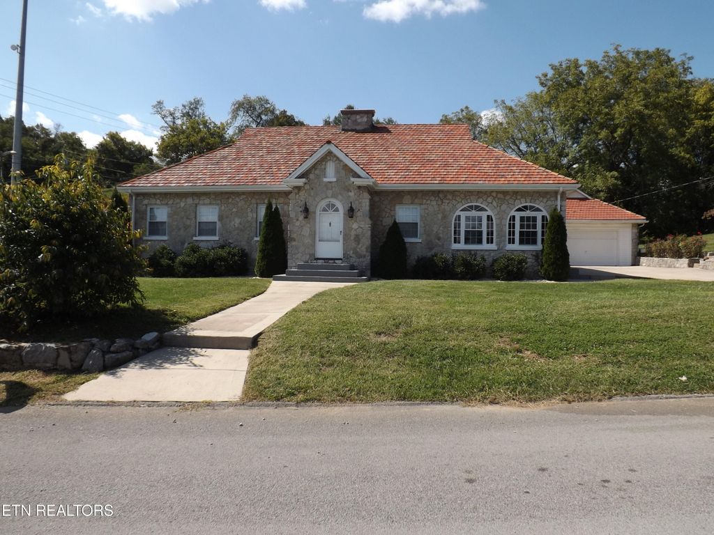 1702 Haynes St, Tazewell, TN 37879