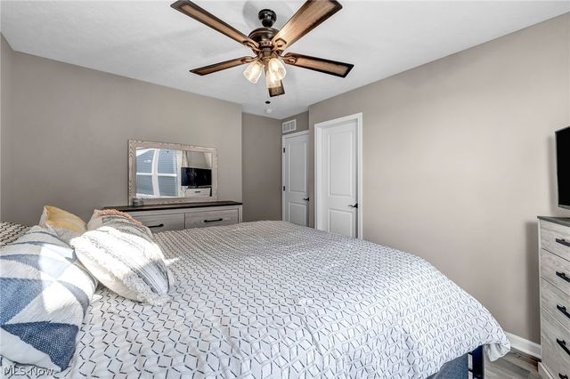 342 Foxglove Drive, Wadsworth, OH 44281