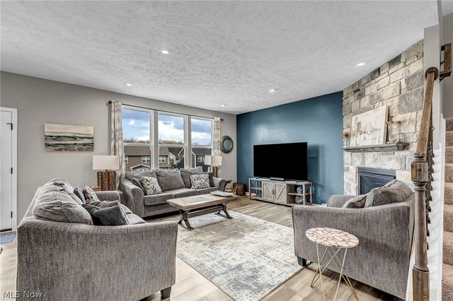 342 Foxglove Drive, Wadsworth, OH 44281
