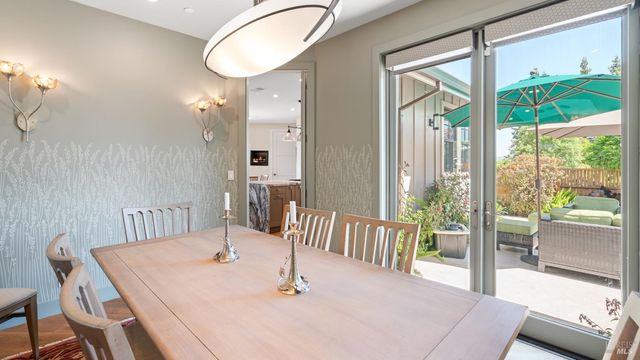 3971 Rincon Ridge Dr W, Santa Rosa, CA 95404