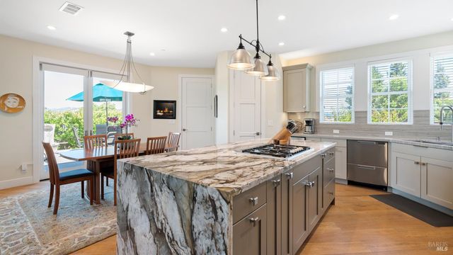3971 Rincon Ridge Dr W, Santa Rosa, CA 95404