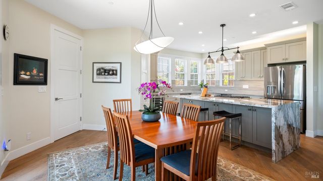 3971 Rincon Ridge Dr W, Santa Rosa, CA 95404