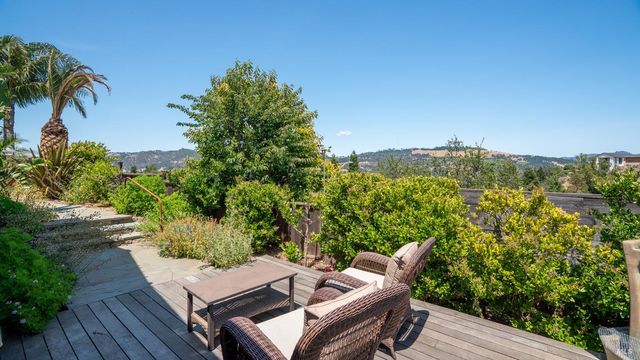 3971 Rincon Ridge Dr W, Santa Rosa, CA 95404
