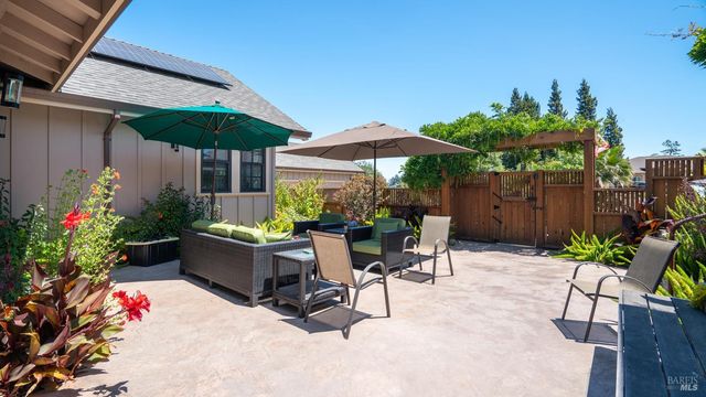 3971 Rincon Ridge Dr W, Santa Rosa, CA 95404