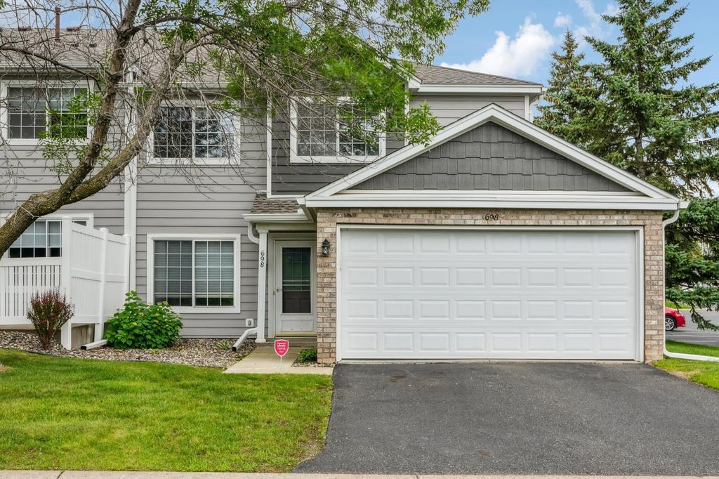 698 Mariner Way, Woodbury, MN 55129
