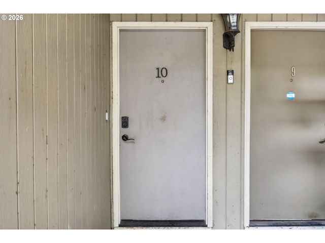 6610 Sw TERRI Ct, Portland, OR 97225