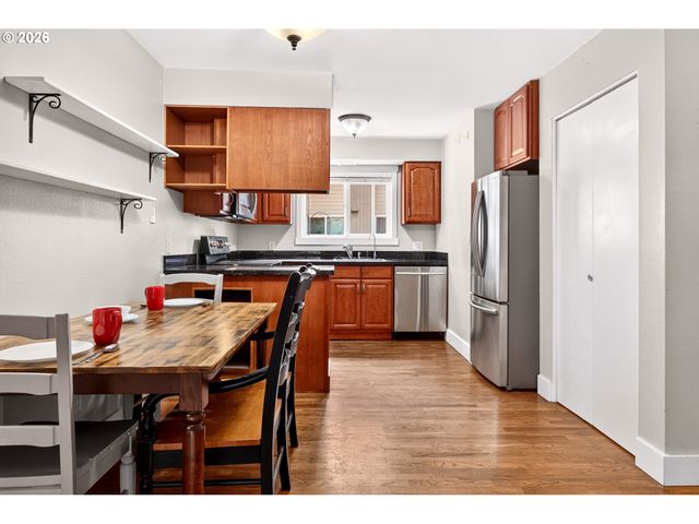 6610 Sw TERRI Ct, Portland, OR 97225