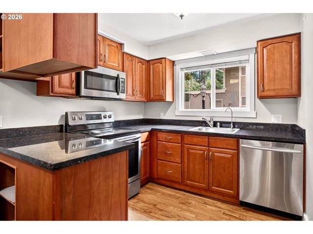 6610 Sw TERRI Ct, Portland, OR 97225