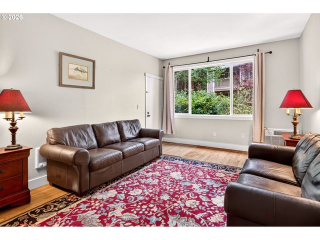 6610 Sw TERRI Ct, Portland, OR 97225