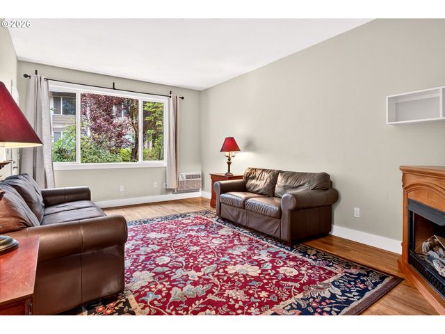 6610 Sw TERRI Ct, Portland, OR 97225