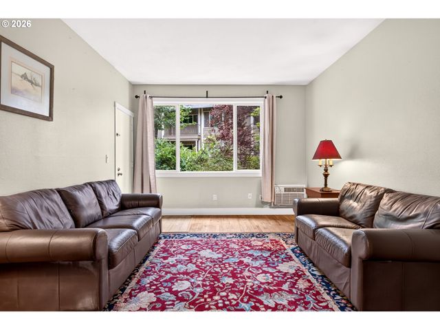 6610 Sw TERRI Ct, Portland, OR 97225