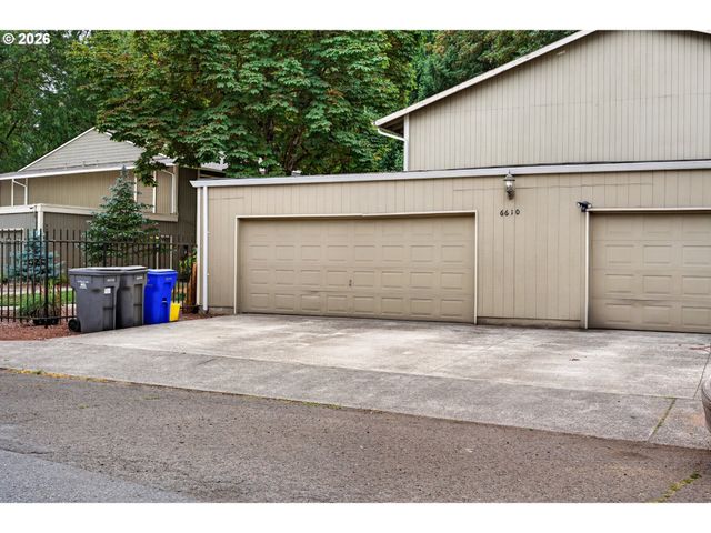 6610 Sw TERRI Ct, Portland, OR 97225