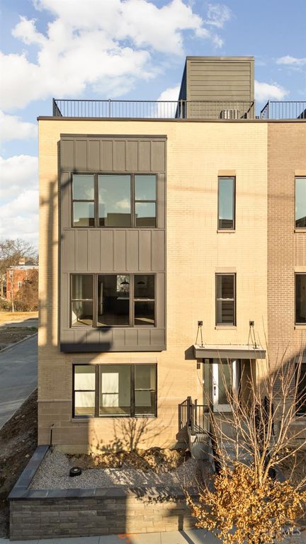 3010 Woodburn Avenue, Cincinnati, OH 45206