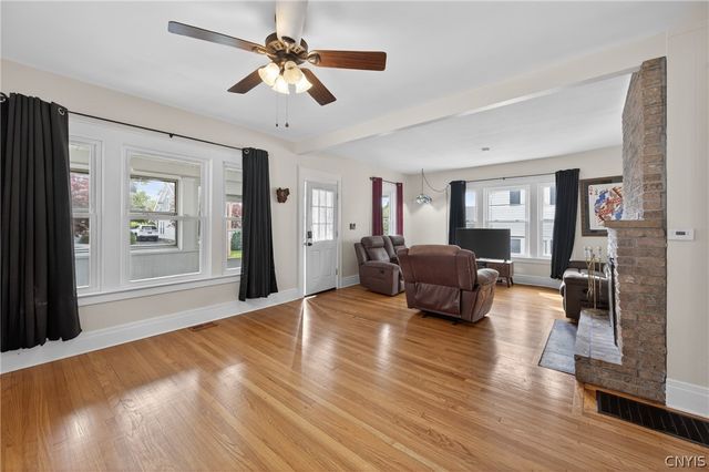 116 Malverne Dr, Syracuse, NY 13208