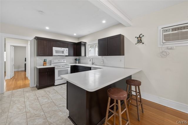 116 Malverne Dr, Syracuse, NY 13208