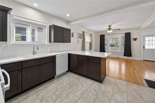 116 Malverne Dr, Syracuse, NY 13208
