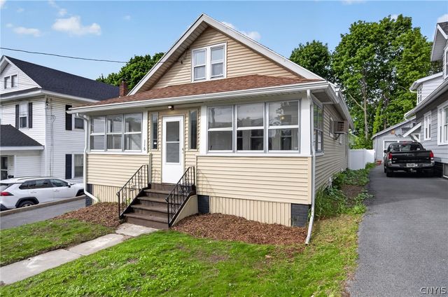116 Malverne Dr, Syracuse, NY 13208